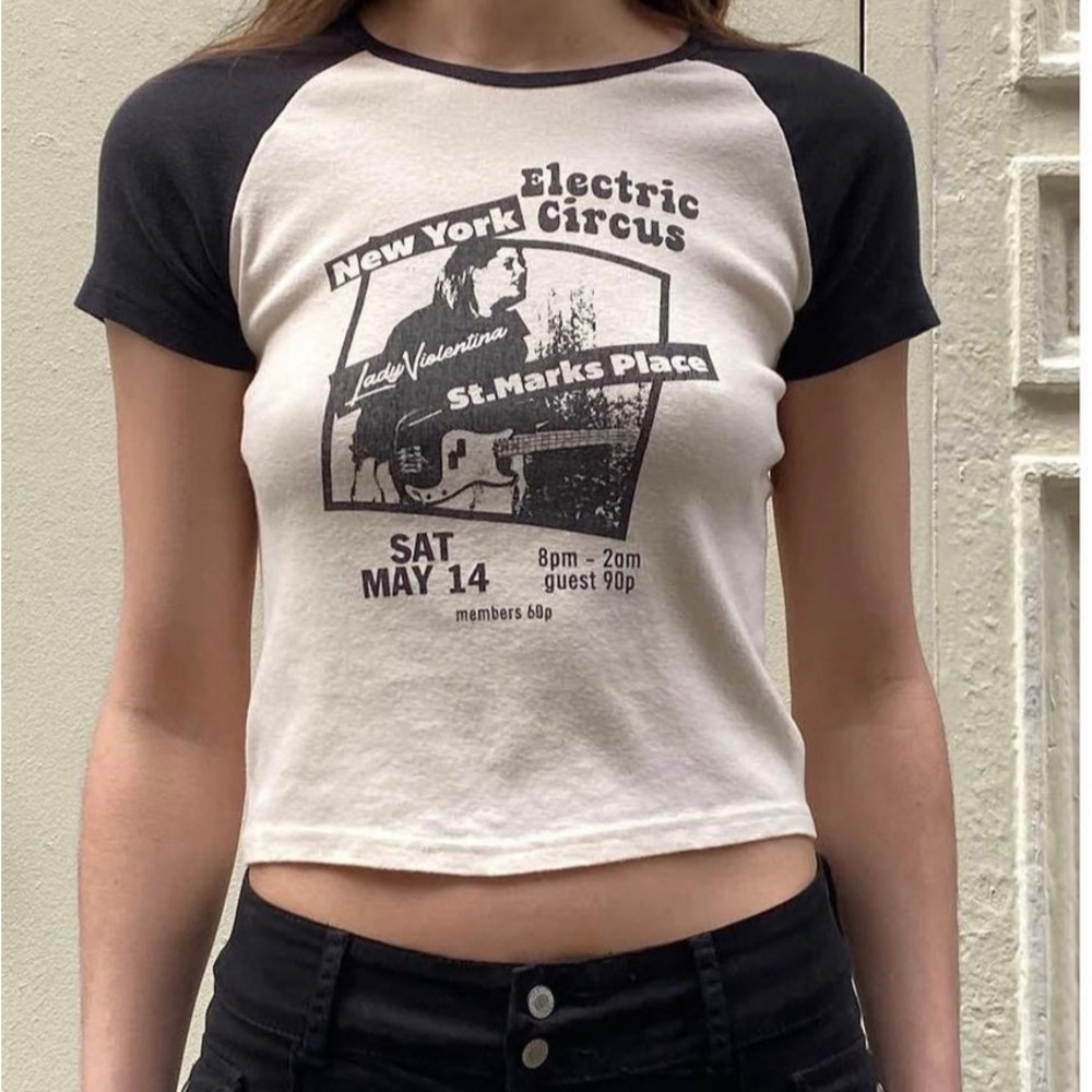 Brandy Melville-John Galt Bella Electric Circus Graphic Tee